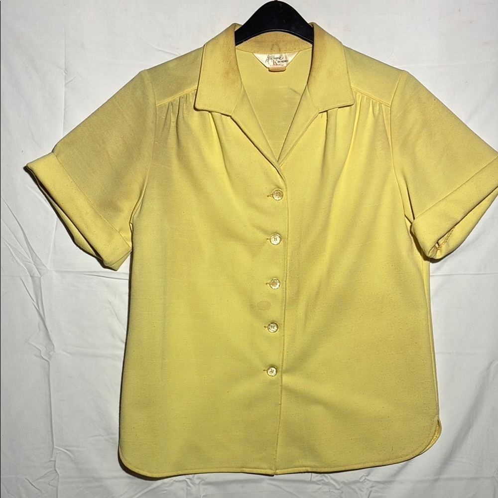 Stephanie by Koret Thick knit Women's button up Top in Bold Yellow